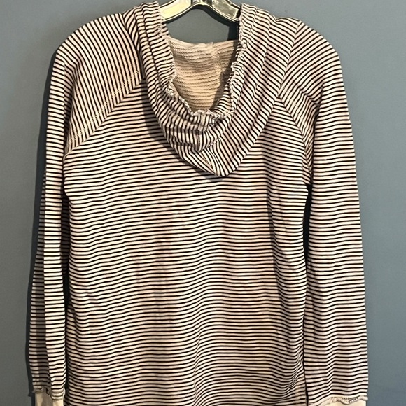 SELLING TOP LOUISVILLE CARDINALS FOR WOMEN SIZE SMALL COLOR BLACK/GRAY BNWT - Picture 9 of 14